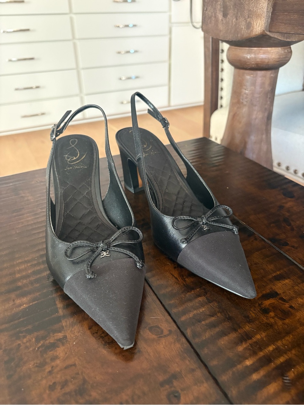 Sam Eldman Women's Black Slingback Pointed Toe Pumps with Bow